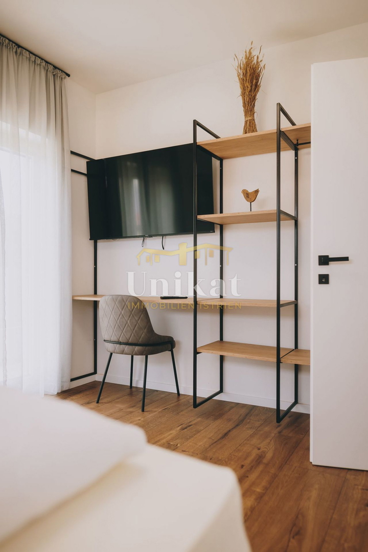 Samostojna hiša s bazenom - 17 km od morja